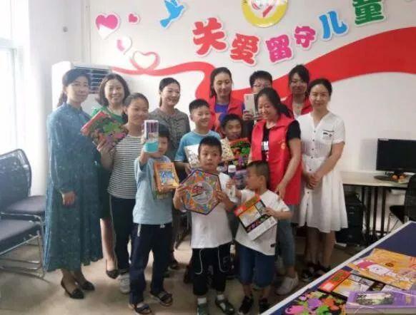 丽江：独居老人将百元车厘子按五块钱一斤卖，善意谎言背后很幸福
